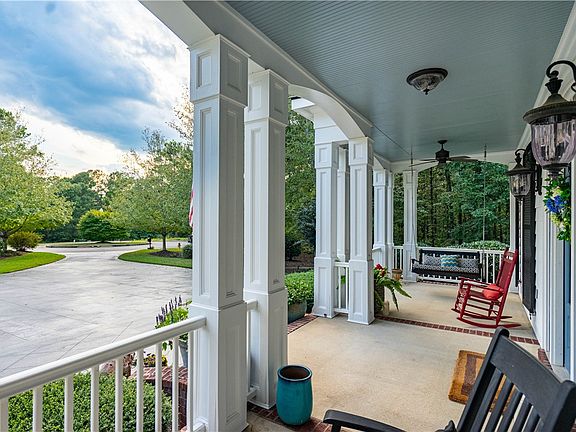4th image of 511 Brae Burn Ct