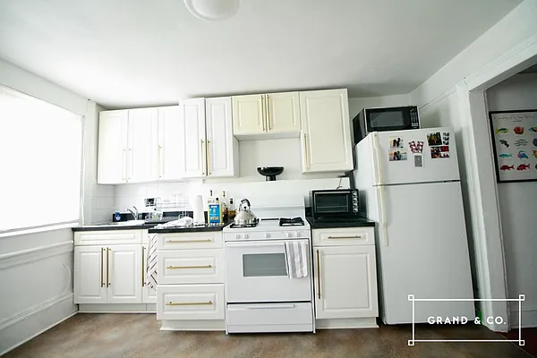 Rented by Grand & Co. | media 5