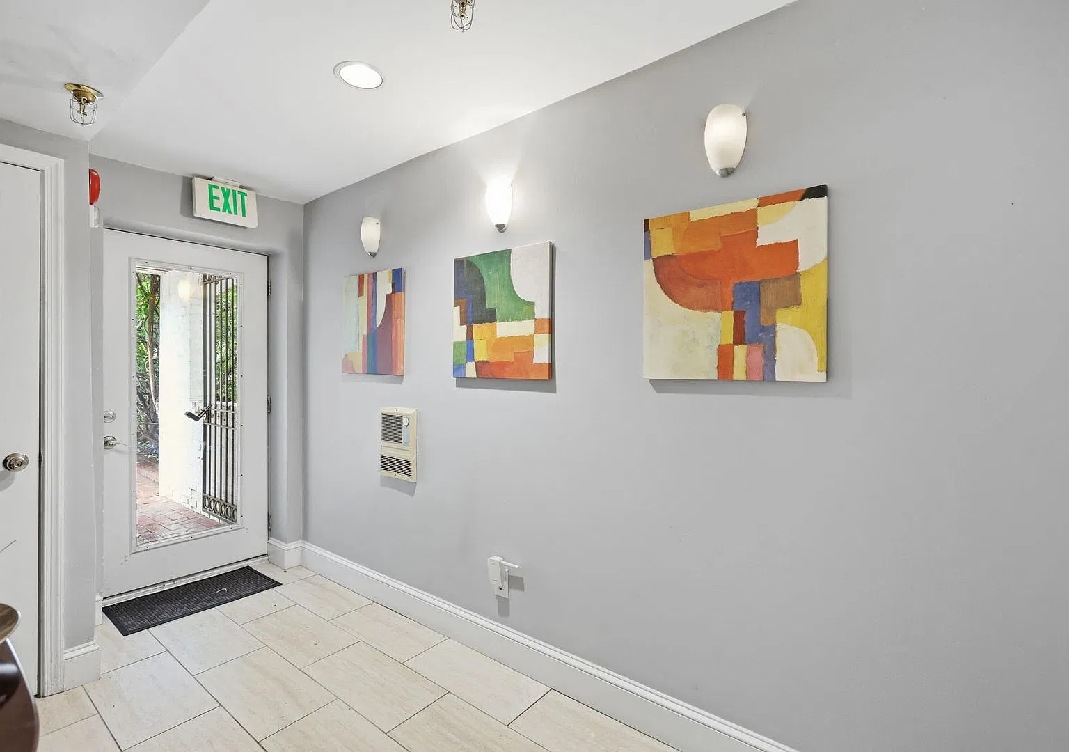 Located near Dupont & Logan Circle! — Photo 4