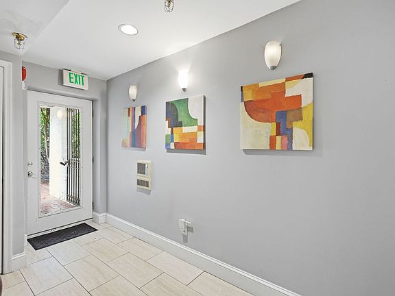 4th image of 1527 16th St NW APT 1