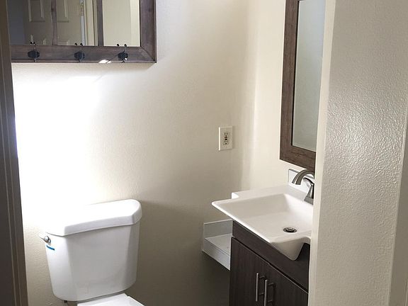 4th image of 2315 Montrose Ave APT 102