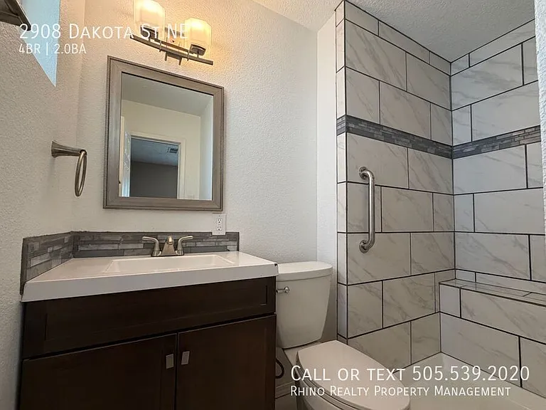 2908 Dakota St NE — Photo 8
