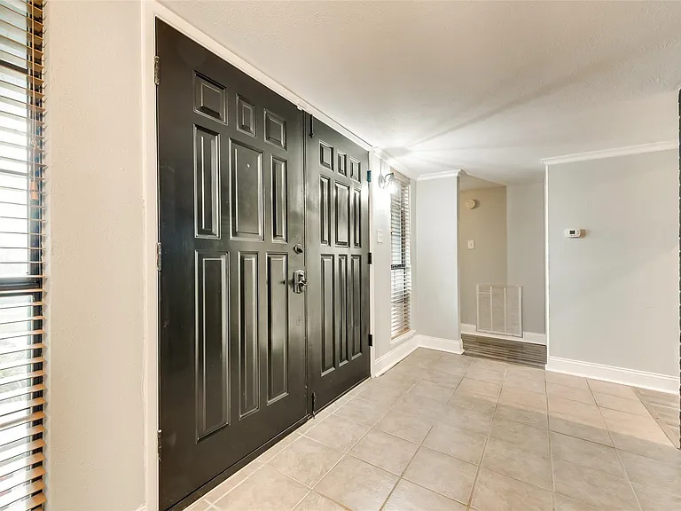 413 Redbud Dr — Photo 3