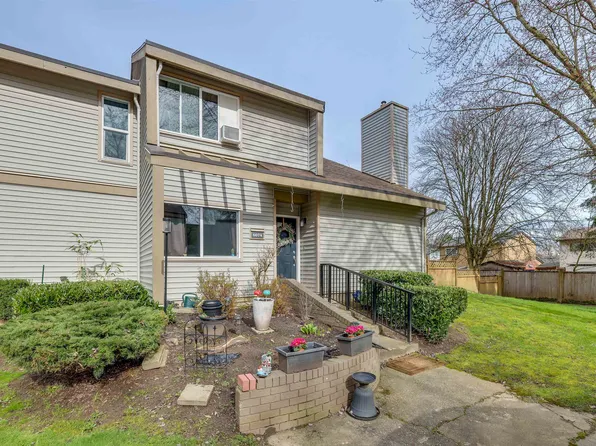 6074 Greenside Dr E, Surrey, BC V3S 5M8