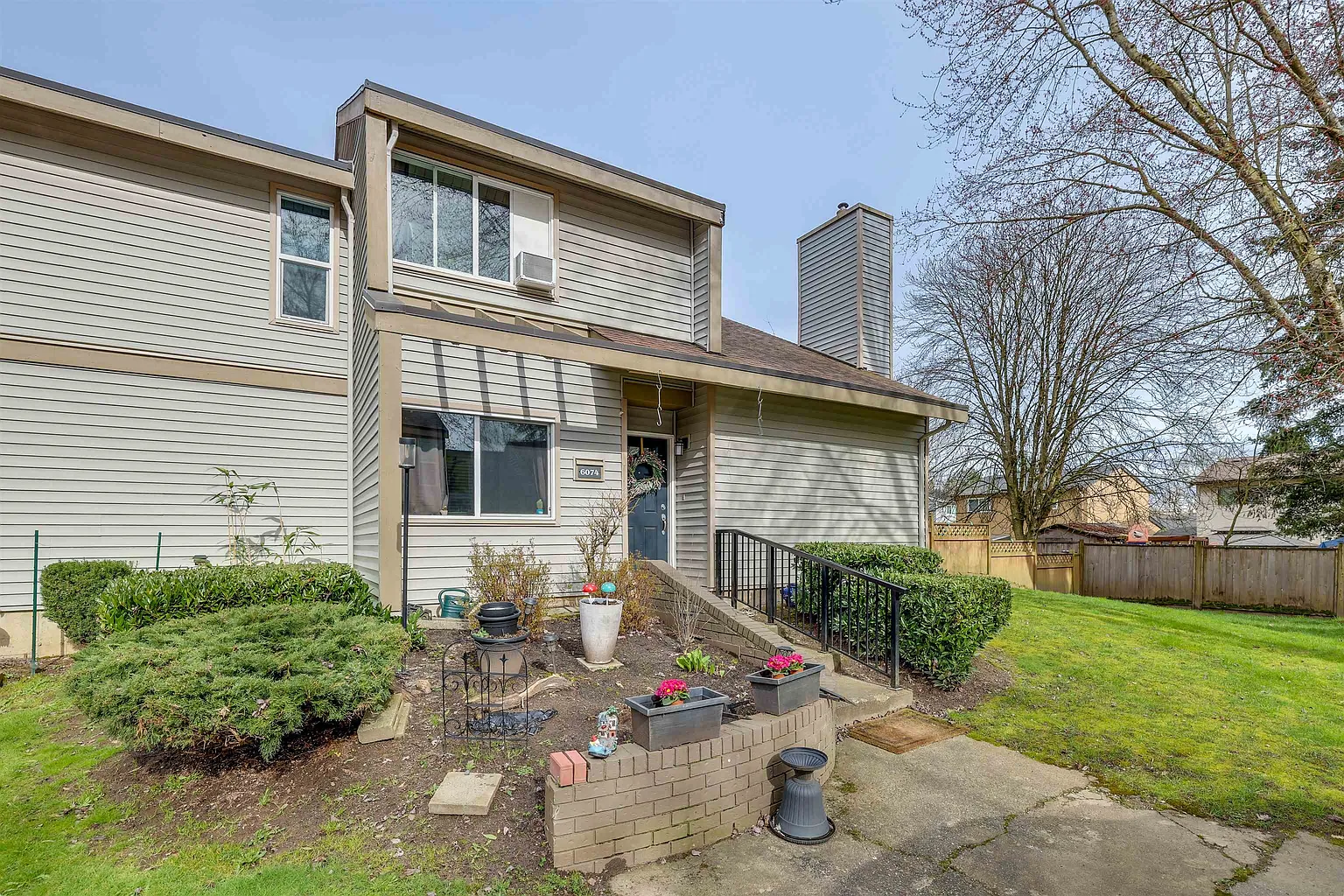 6074 Greenside Dr E photo 1