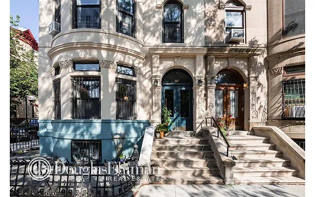 Sold by Douglas Elliman | media 20