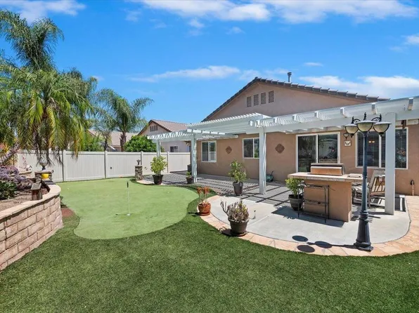 28026 Crystal Spring Dr, Menifee, CA 92584