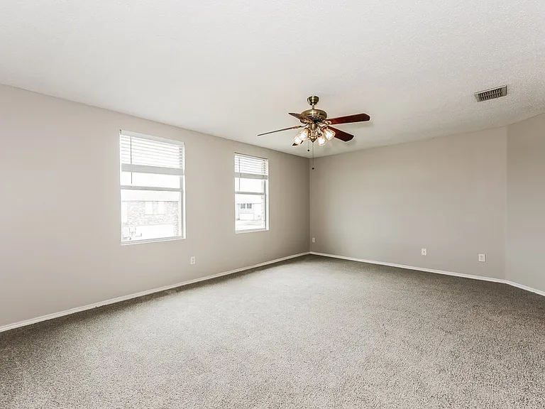521 Merton Ct — Photo 9