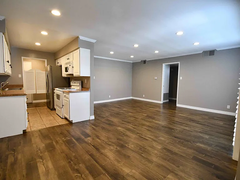 5003 Tilden Ave #209 — Photo 2