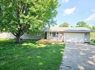 101 N Clear Lake Ave, Milton, WI