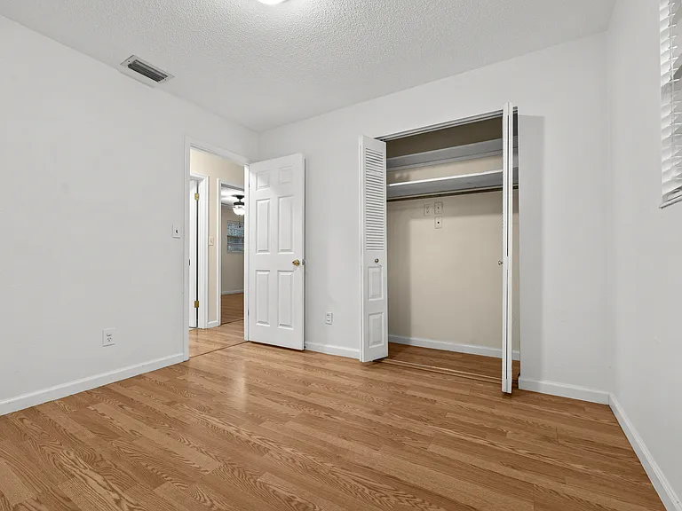 2502 NW 54th Blvd — Photo 17