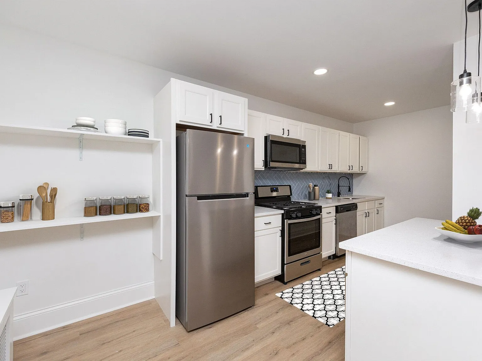 Corner Grove Apartments — Photo 4