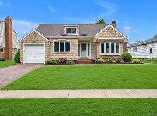 26 Patton Boulevard, New Hyde Park, NY 11040