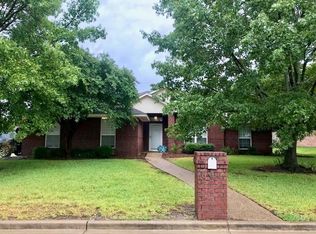 600 Yukon Pass Dr, Hewitt, TX 76643