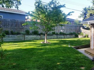 5904 W 97th St, Oak Lawn, IL 60453