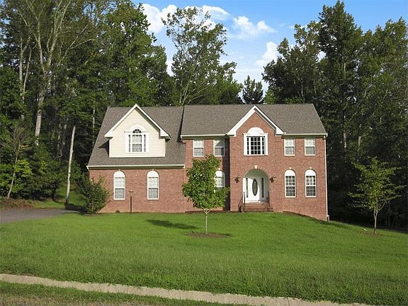 3rd image of 30 Poplar View Dr