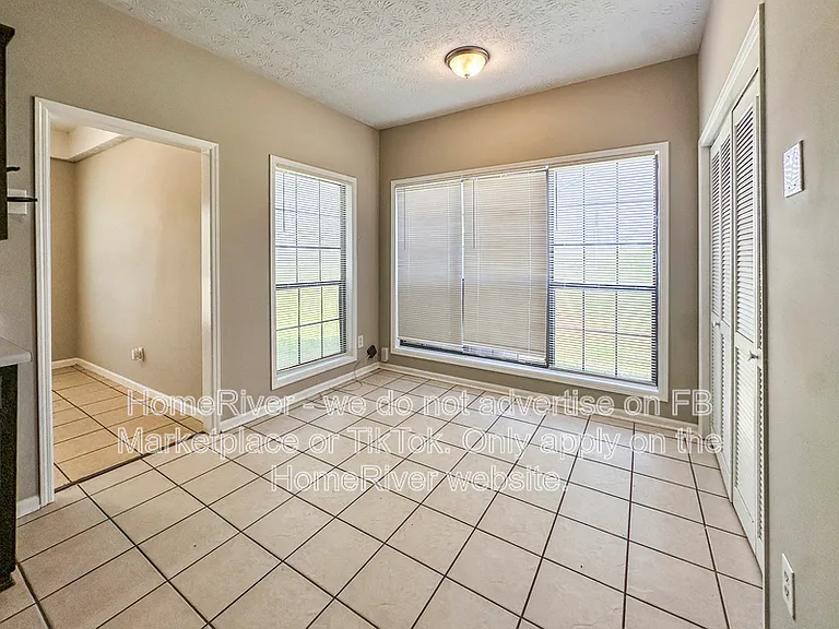 11647 Matthews Trl — Photo 8