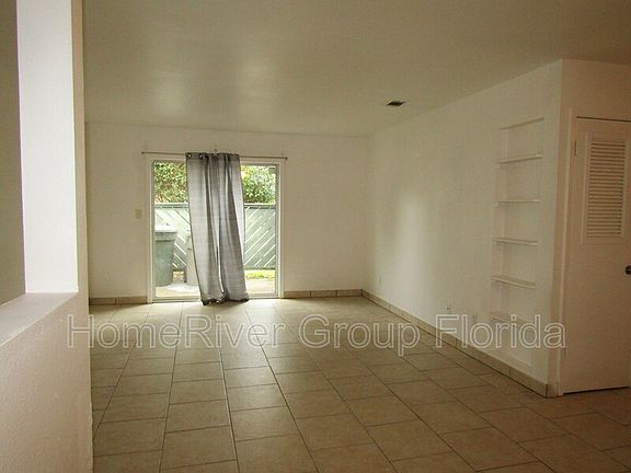 3rd image of 8170 Stonebrook Dr Unit A