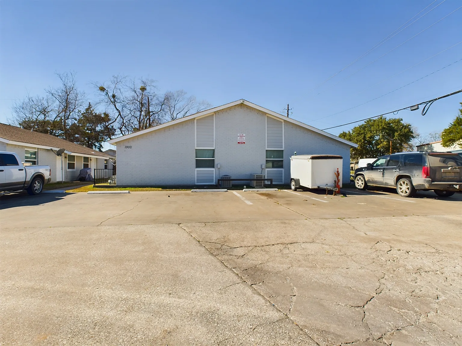 1900 Finfeather Road - C — Photo 2