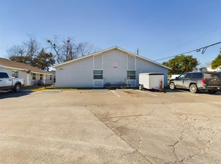1900 Finfeather Rd, Bryan, TX 77801