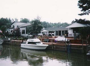 1055 Nautical Dr, Vermilion, OH 44089