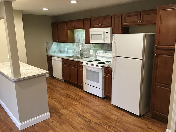 2nd image of 415 E Republic Ave #3