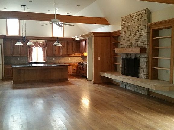 Great Room w Kitchen