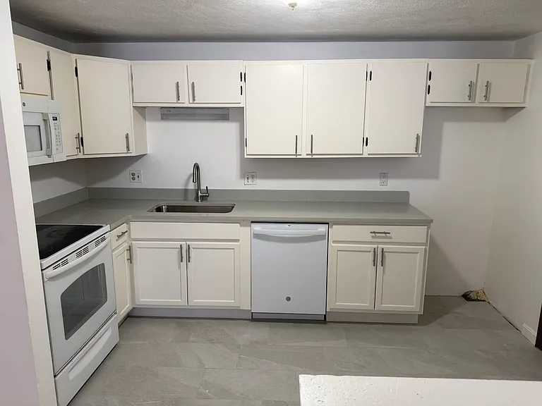 224 Main St #6A — Photo 1