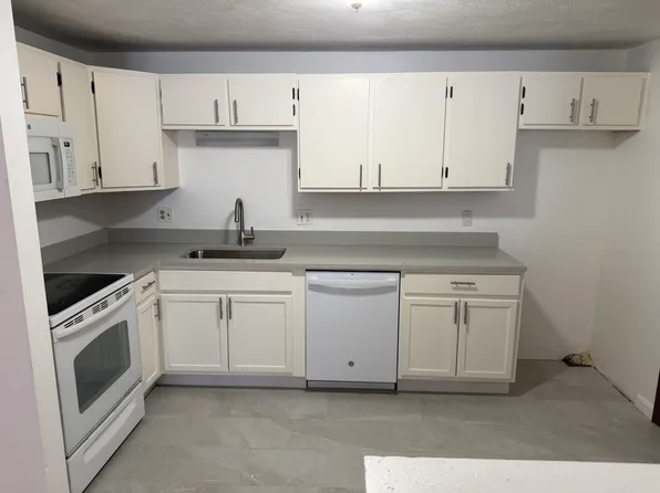 224 Main St #6A, Woburn, MA 01801