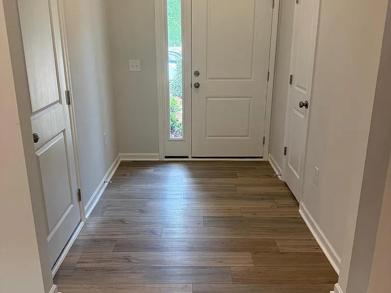 260 Ravenscraig Park Pl — Photo 3