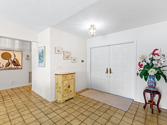 4th image of 2330 SW 23rd Cranbrook Drive