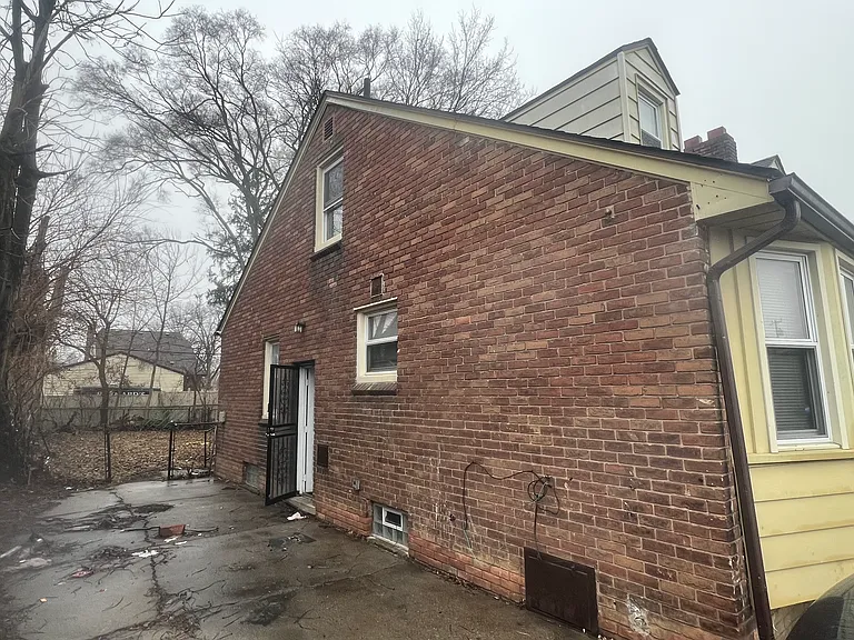 9599 Whitcomb St — Photo 4