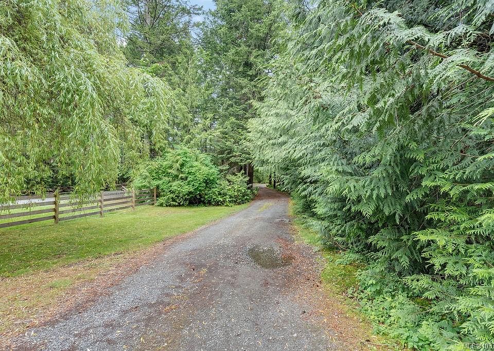 1st image of 8996 Chemainus Rd