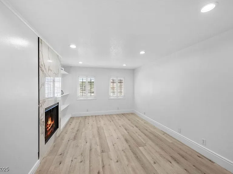 1695 Montessouri St — Photo 28