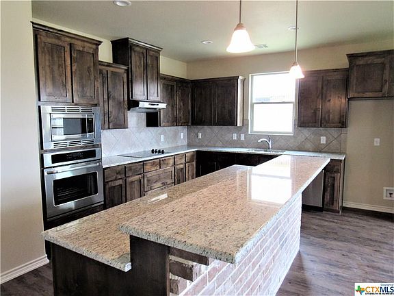 2nd image of 2921 Crystal Ann Dr
