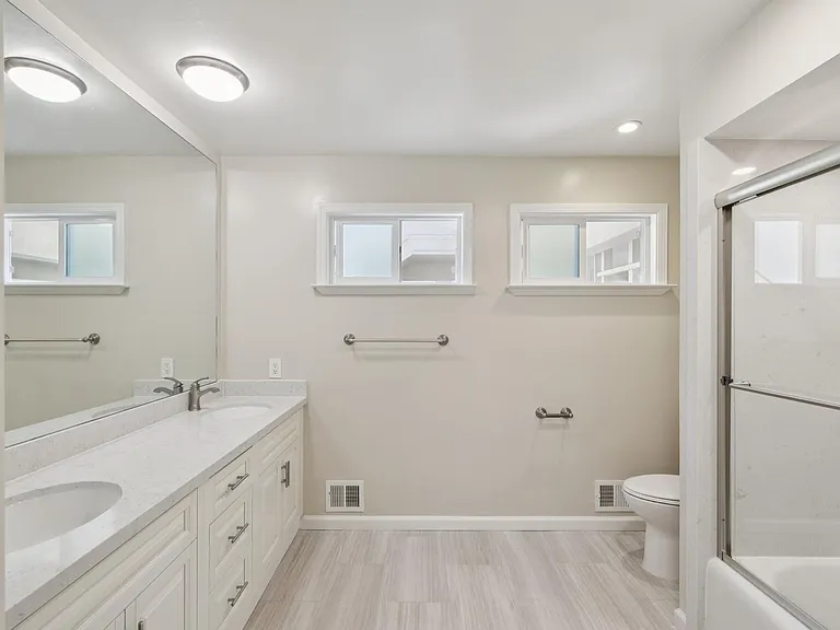 Luxury Apartment Available in gated Community downtown Palo Alto! — Photo 16