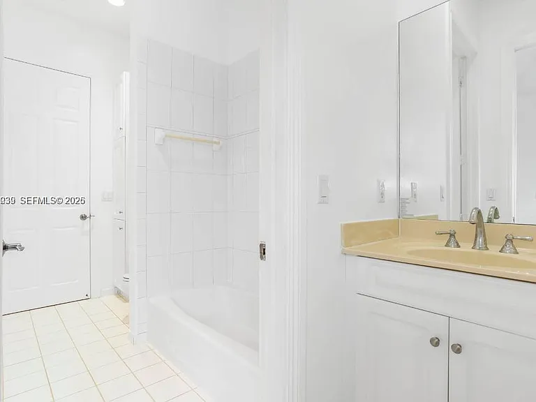 4762 Lakeside Ter — Photo 25