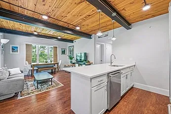 2 bed, 951 sqft, $3,850 — Photo 3