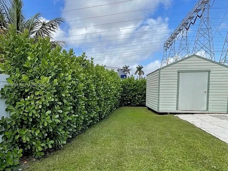 1370 NW 3rd St — Photo 31