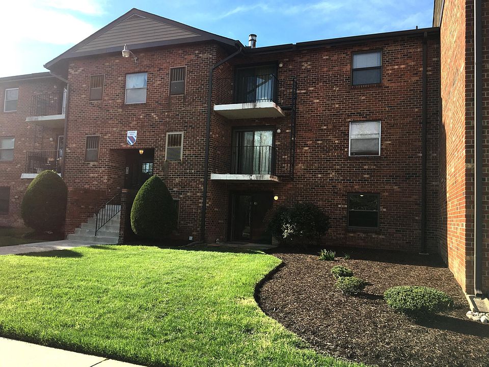 2nd image of 12 Ivy Hall