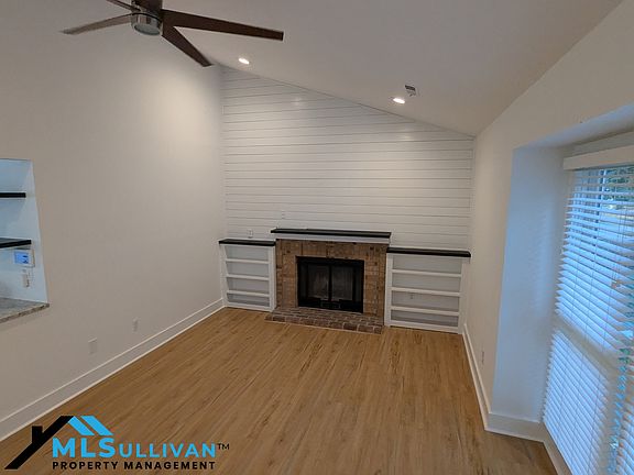 5th image of 500 W Woodcroft Pkwy #15D-1