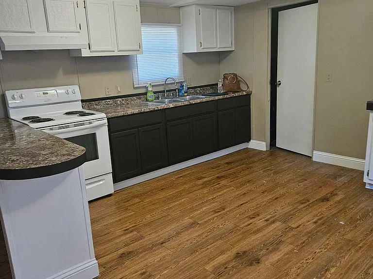 505 Browns Creek Rd — Photo 2