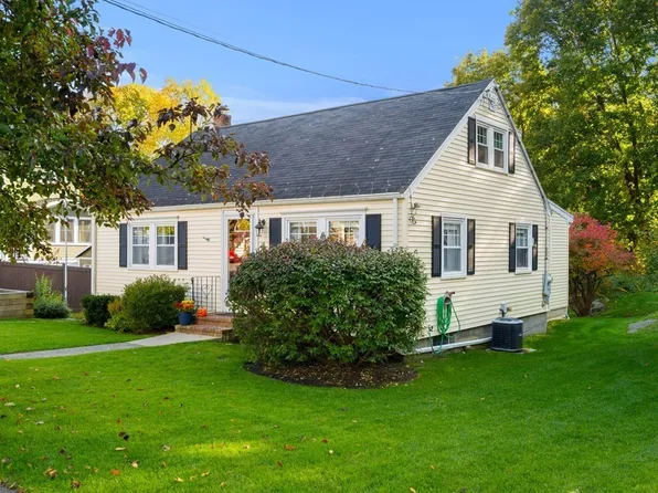 58 Jersey St, Marblehead, MA 01945