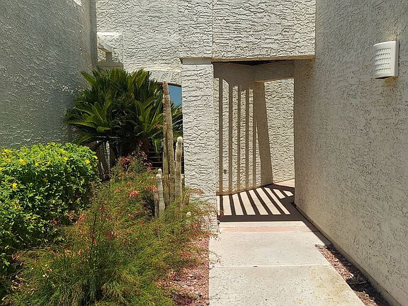 2nd image of 2426 E Palo Verde Dr