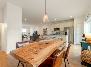 2013 Daylily St, Blacksburg, VA 24060