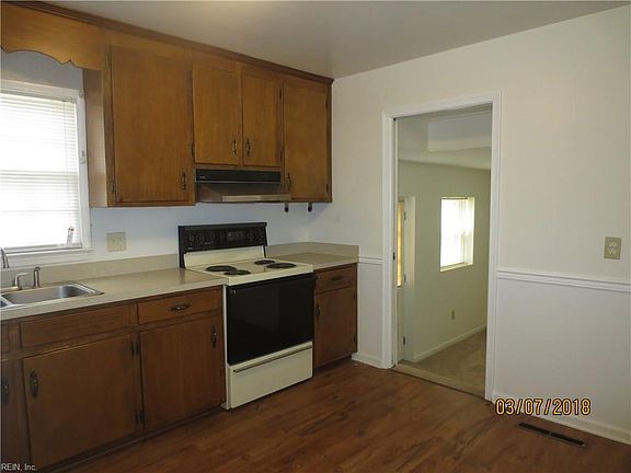 5th image of 217 Telford Dr