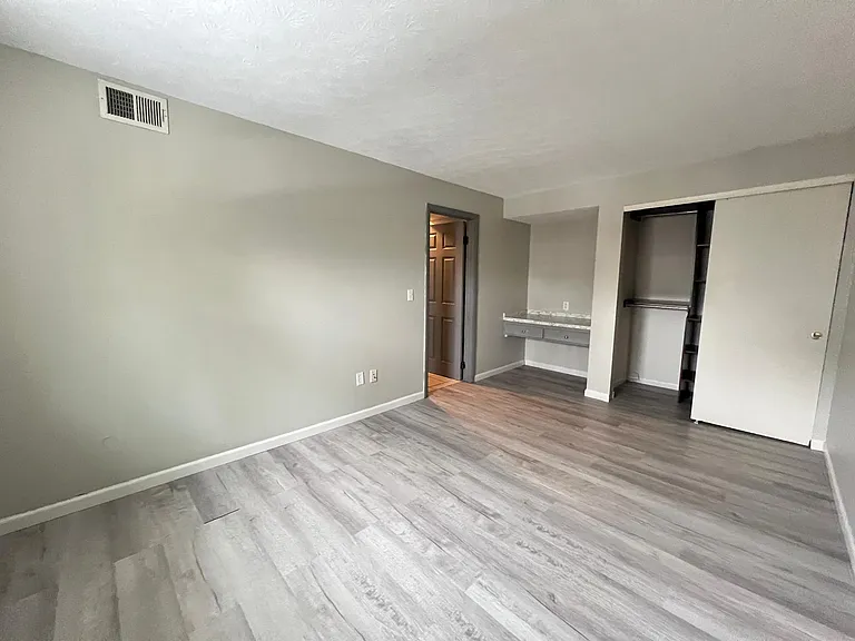 345 E 20th Ave #D — Photo 5