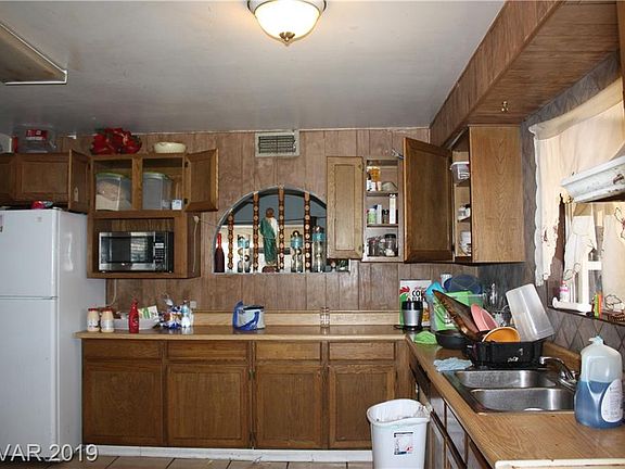 4th image of 104 Prince Ln #0