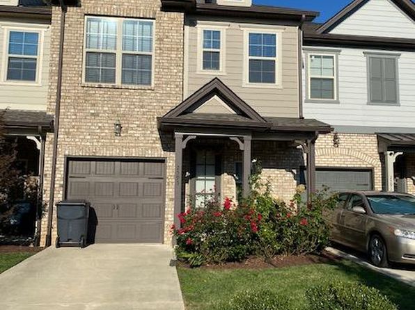 2595 Wellesley Square Dr