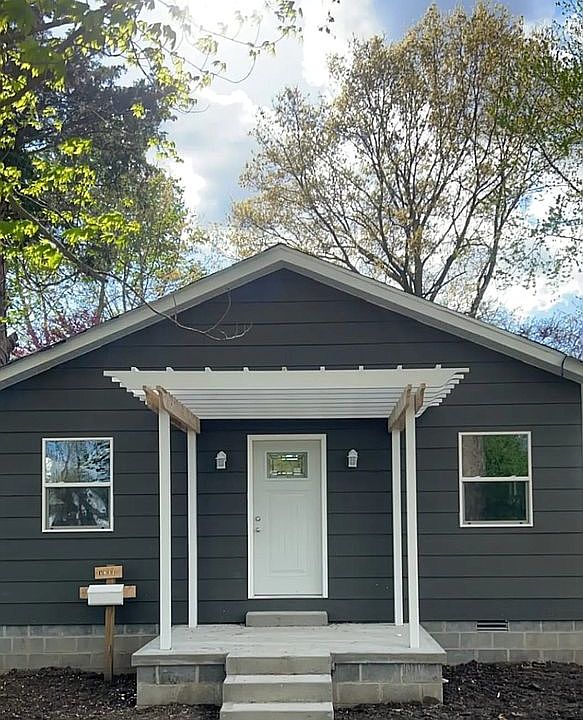 Beautiful Pergola Porch